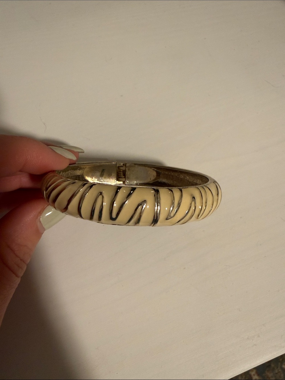 Cream Enamel Zebra-Striped Hinged Bangle Bracelet